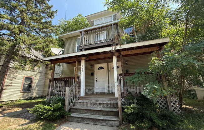 820 GENEVA AVE SE