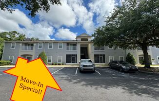 Move In Special! Nature's Hideaway Upstairs 2/2 Condo