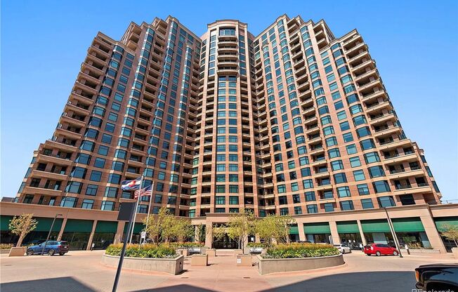 Penterra Plaza Condo with Amazing Panoramic Mountain Views! License # 2024-BFN-0001538