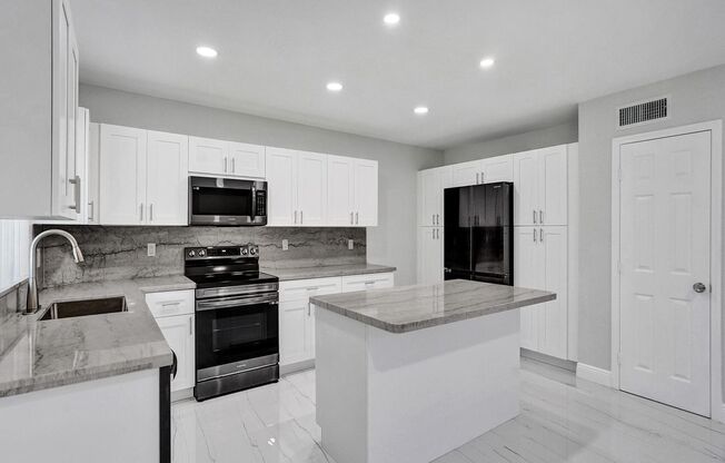 Country Club Apartments