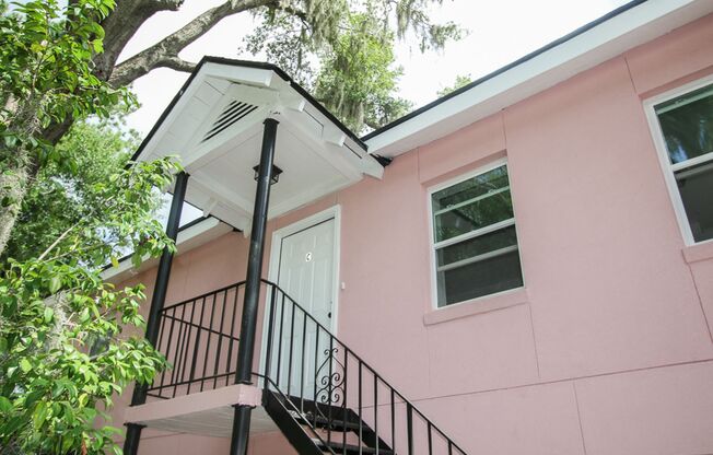 Spacious 2-Bedroom, 1-Bath Home in Savannah, GA