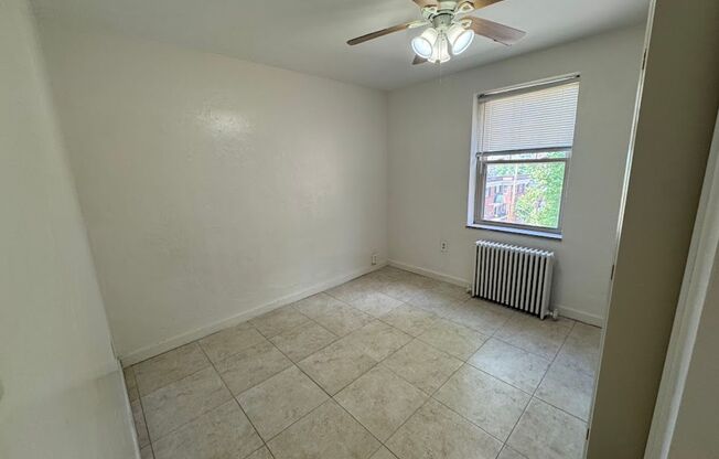 3 beds, 1 bath, 800 sqft, $2,195, Unit 316B