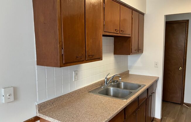 1 bed, 1 bath, 725 sqft, $1,125, Unit 1220-044