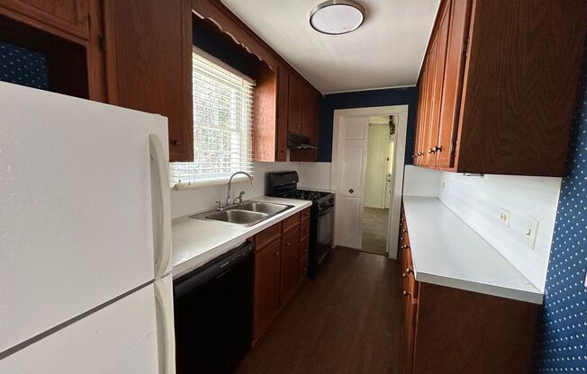 2 beds, 2 baths, $1,200