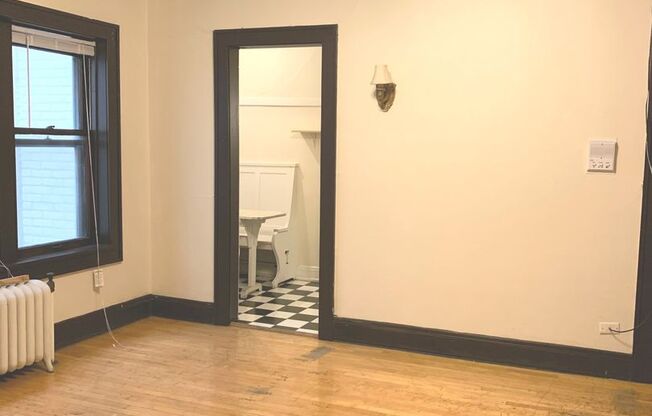 Studio, 1 bath, $875, Unit 13