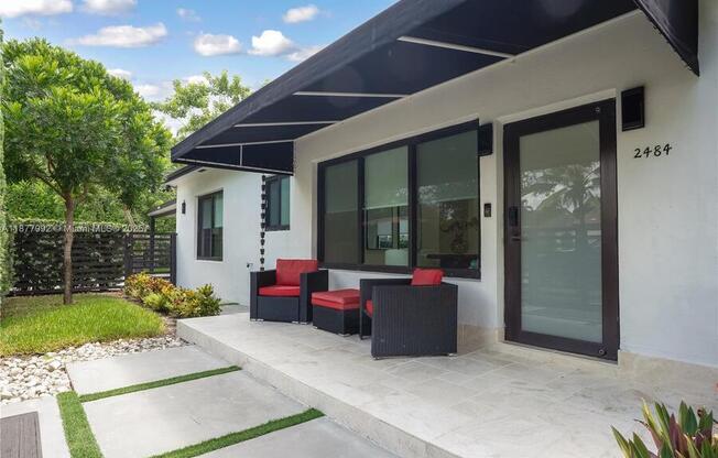 2484 SW 25 ST