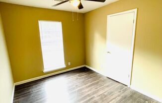 3 beds, 2 baths, $1,095