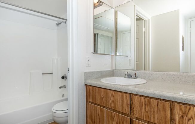 Studio, 1 bath, 400 sqft, $899, Unit 247