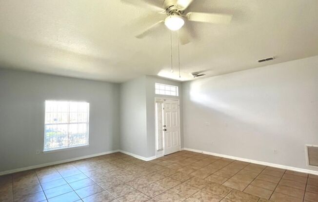 Kissimmee - 3 Bedroom, 2 Bathroom Single Family Home in a Gated Community.