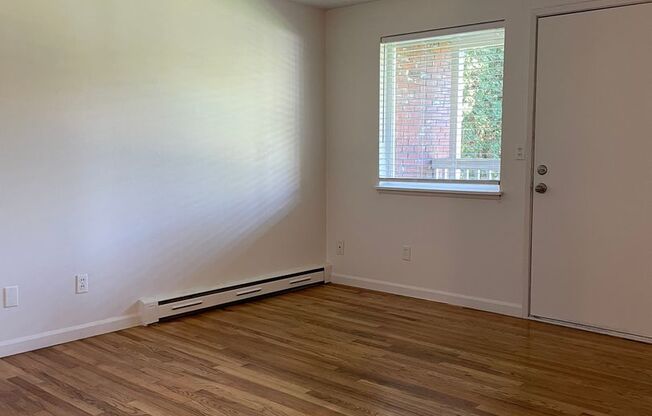 1 bed, 1 bath, 450 sqft, $1,225, Unit 8