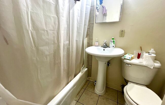 1 bed, 1 bath, $850, Unit 318