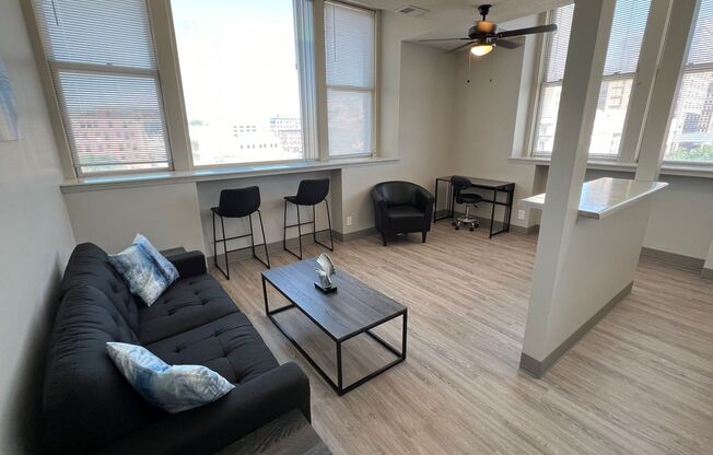 2 beds, 1 bath, 800 sqft, $1,500, Unit 409