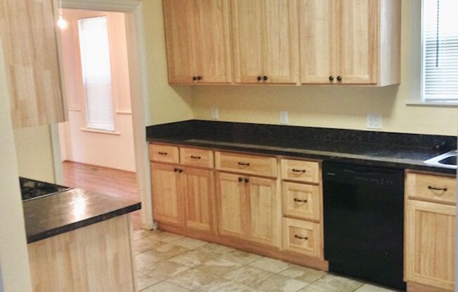 2 beds, 1 bath, $2,300