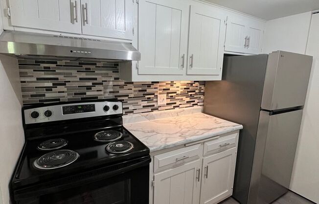 2 beds, 2 baths, 1,050 sqft, $1,670, Unit 1020N