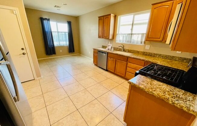 3 beds, 2 baths, $1,895