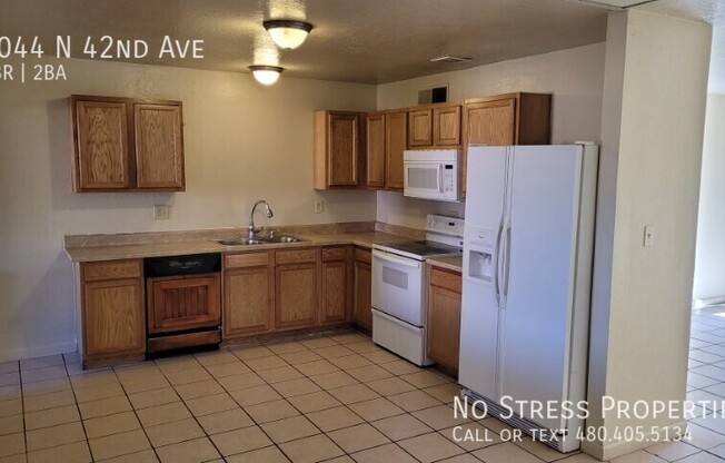 6044 N 42 AVE