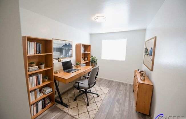 2 beds, 1 bath, 810 sqft, $1,299, Unit 37