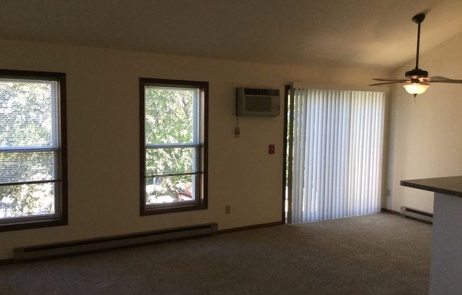 2 beds, 2 baths, 950 sqft, $1,775, Unit 7617RC