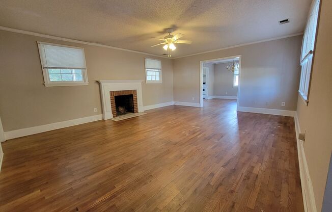 2 Bedroom House off of Ogelthorpe Avenue