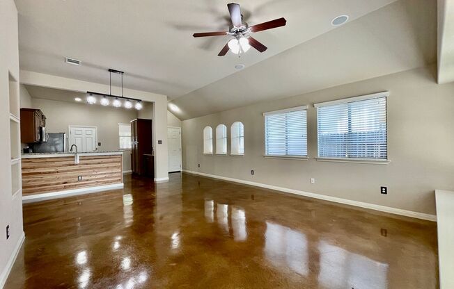 Charming home in Blanco Vista - No Carpet