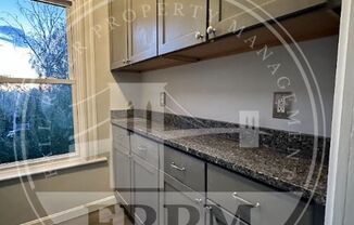 2 beds, 1 bath, $1,395, Unit 397 William St. Unit 3