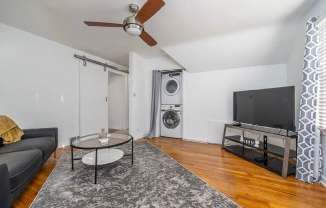 1 bed, 1 bath, $1,600