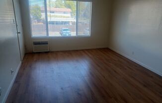 1 bed, 1 bath, 440 sqft, $1,400, Unit E