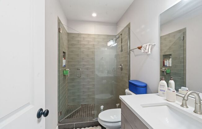 3 beds, 2 baths, 830 sqft, $4,450, Unit 928-3S
