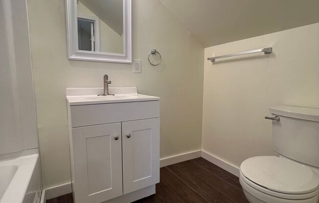 2 beds, 1 bath, $1,295