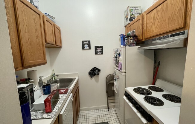 1 bed, 1 bath, $2,800, Unit 103