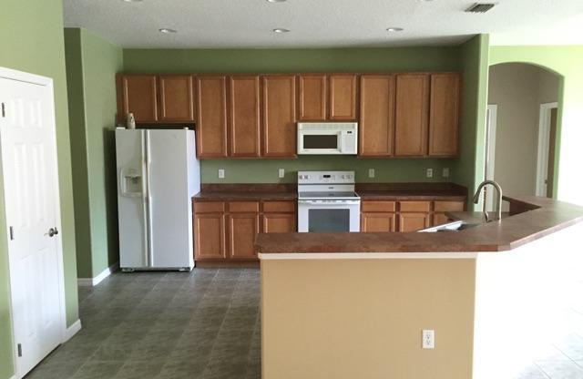 3 beds, 2 baths, $2,100