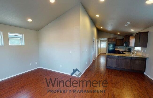 2 beds, 1 bath, 880 sqft, $1,495, Unit chin297-1
