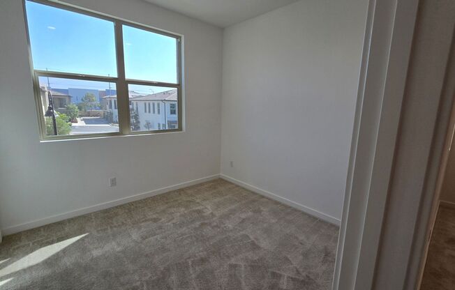 3 beds, 2.5 baths, $3,200, Unit # 122