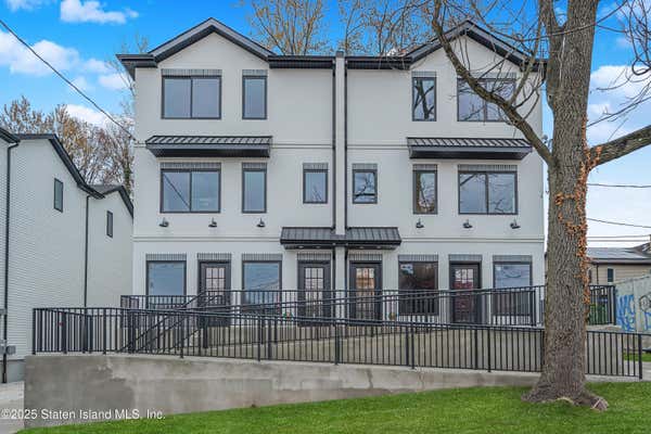 17 AULTMAN AVE