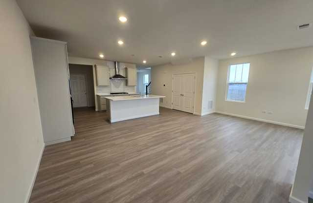 24406 W ALEXIS LN