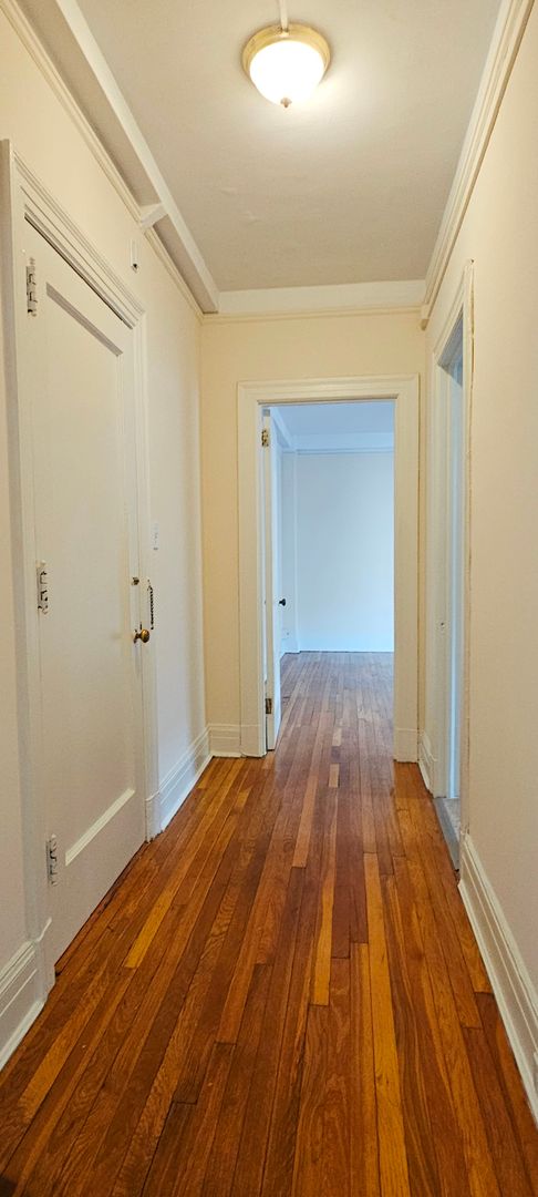 1 bed, 1 bath, 550 sqft, $1,375, Unit 715