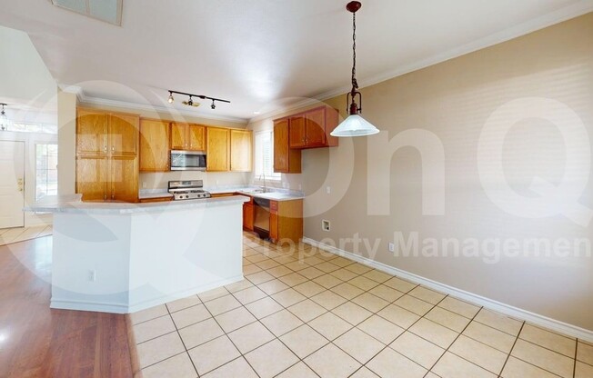 1716 ROSENBOROUGH LN S