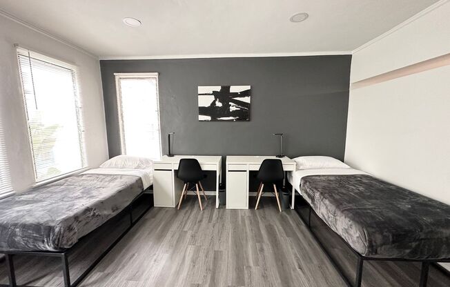 8 beds, 4 baths, 376 sqft, $944, Unit Room 201 - 201 - 2 - A