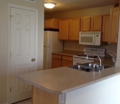 3 beds, 2.5 baths, $1,700