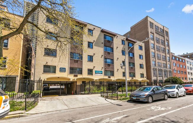 2 beds, 1 bath, 622 sqft, $2,200, Unit 409