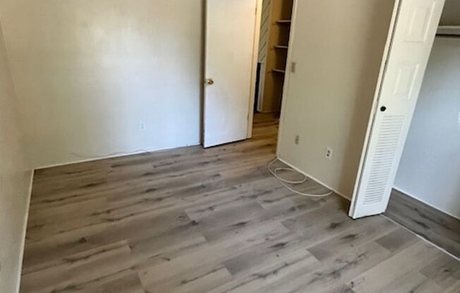 2 beds, 1 bath, $1,200