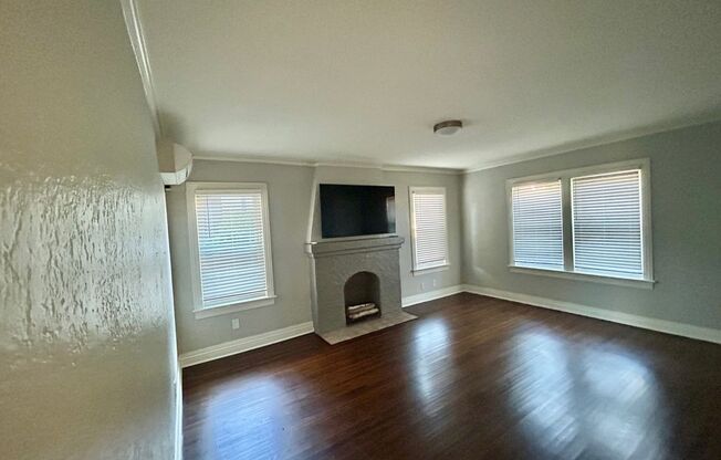 2 beds, 1 bath, $1,250