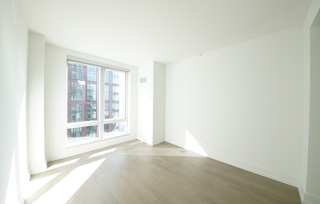 1 bed, 1 bath, $5,450, Unit 33F