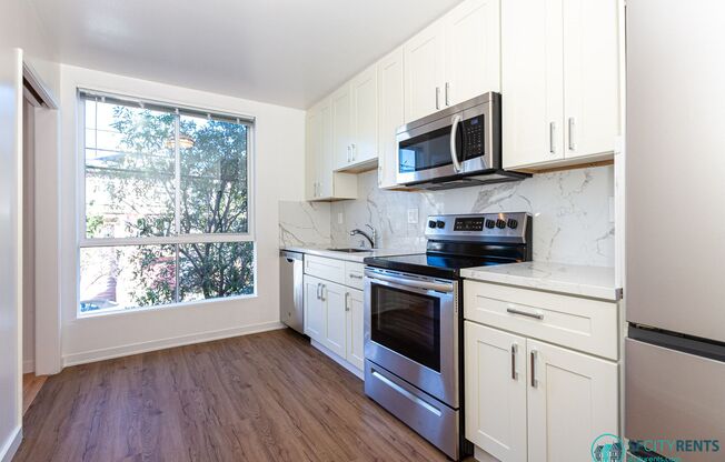 Inner Sunset: Remodeled 1 Bed 1 Bath w/ FREE HEAT and Laundry Onsite