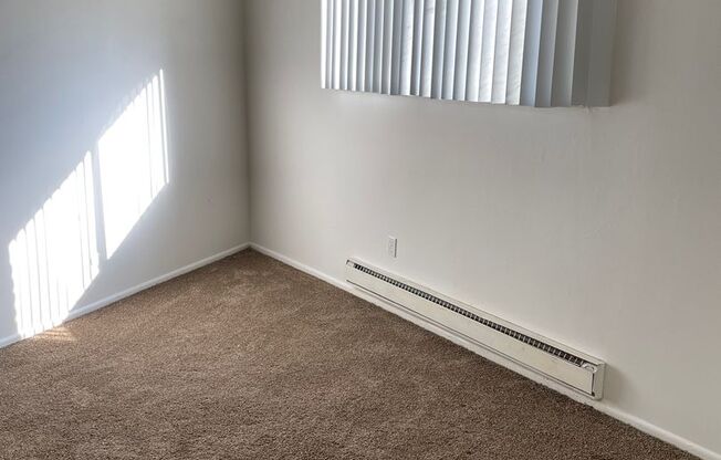 2 beds, 1 bath, 900 sqft, $1,095, Unit 01BN