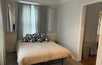 1 bed, 1 bath, $2,250, Unit REAR