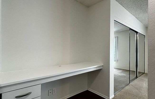 1 bed, 1 bath, 780 sqft, $2,425, Unit 26