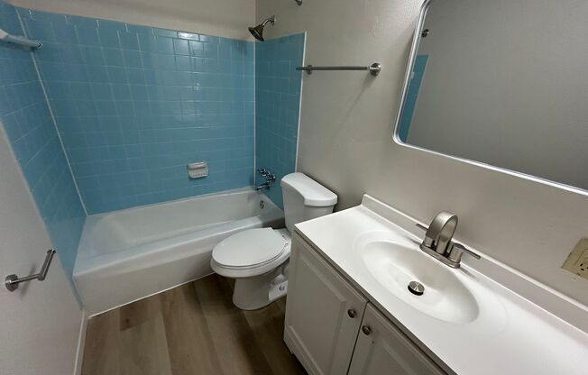 2 beds, 1 bath, $1,295, Unit 109