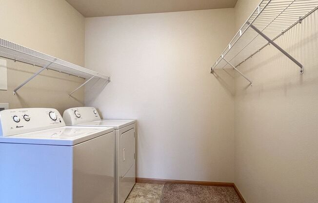 1 bed, 1 bath, 936 sqft, $1,275, Unit ML 530-01