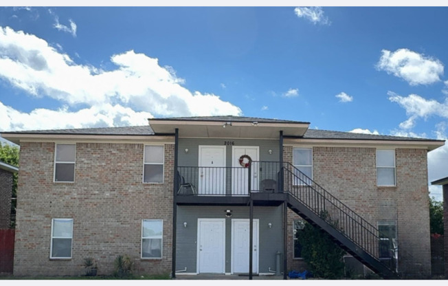 2016 Cedarhill Dr